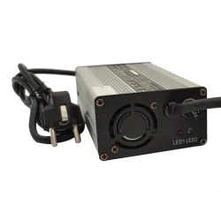 Chargeur de 10A pour Batterie 12V Lithium avec Pinces Crocodiles